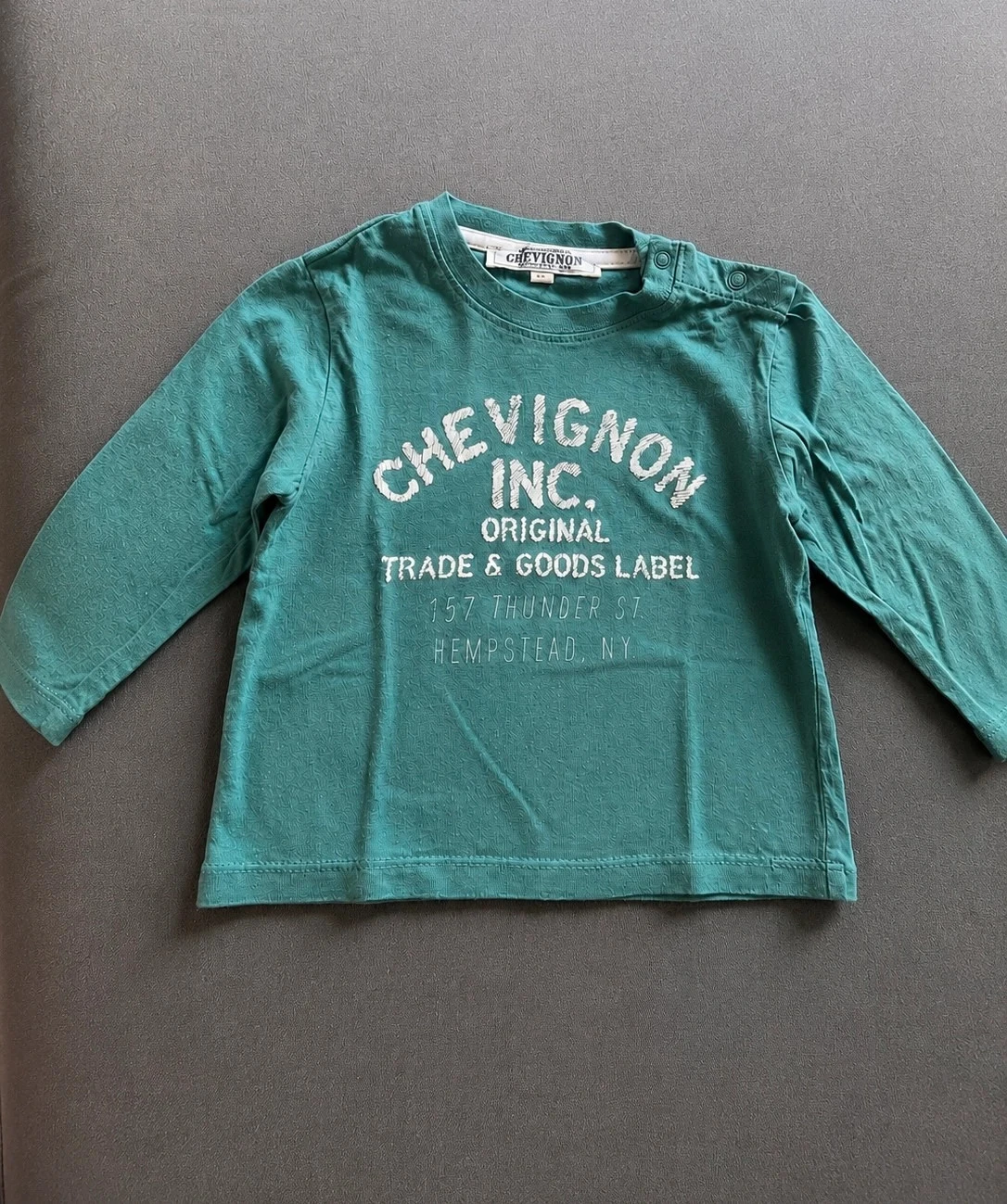 T-shirt manches longues bébé Chevignon – Taille 6 mois – Bon état
